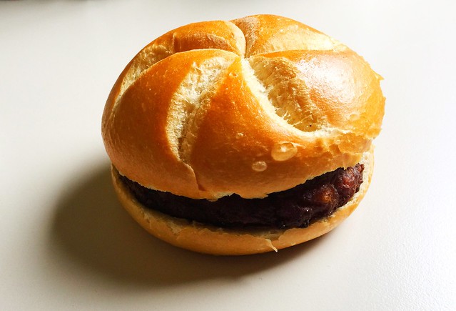 Meatball bun /  Fleischpflanzerlsemmel