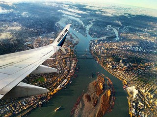 A beautiful view approaching YVR from the middle seat of row 19E #redeyeflights | by emjaune