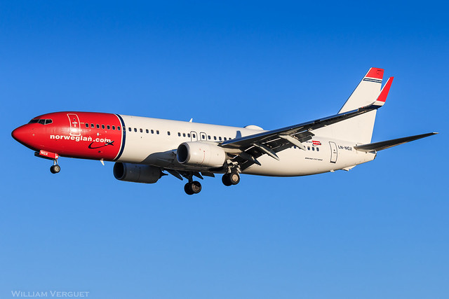 B737-800 / Norwegian Air Shuttle / LN-NGX