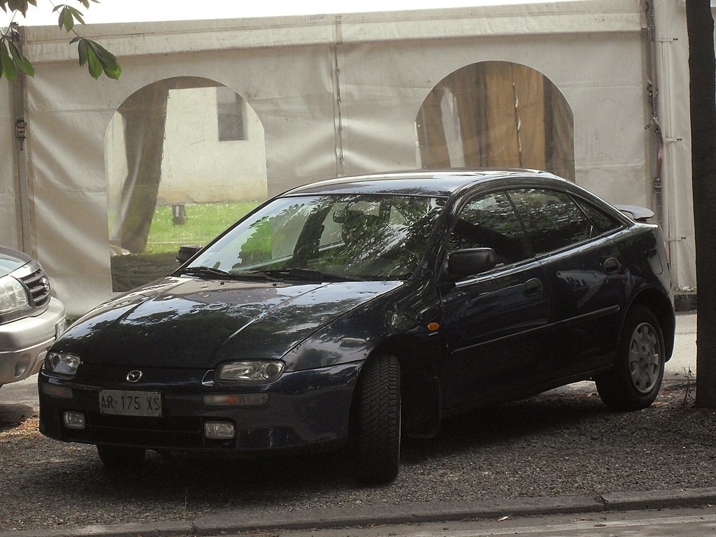 Mazda 323f 1997
