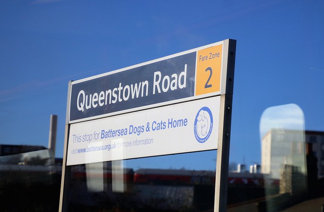 QUEENSTOWN ROAD station sign 20171201