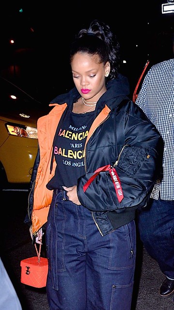 #Rihanna – #Leaves Avenue #Nightclub in Hollywood