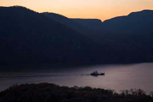 HIGHLANDS CONTOUR by pidalaphoto, Dusk in the Hudson Highlands as the Coast Gaurd makes his way up the river
I sat here for quite som