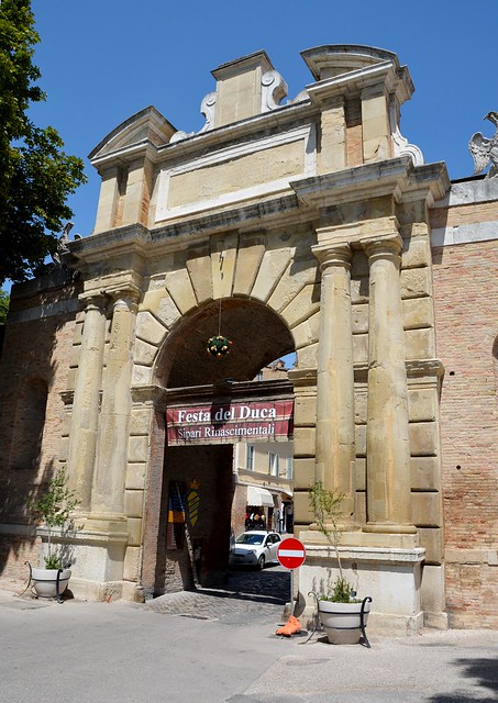 Urbino (Italia). Puerta Valbona