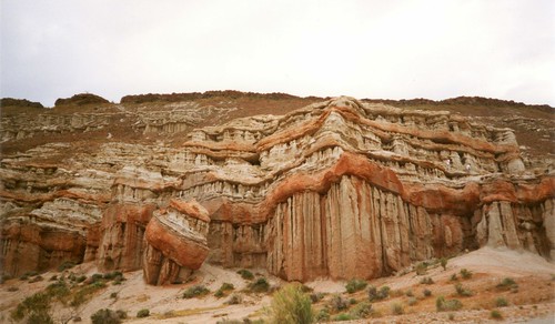 redrockcanyonstatepark redrockcanyon ricardogroup ash sandstone cliff rock geology california ca mohavedesert mojavedesert mohave mojave scanned film