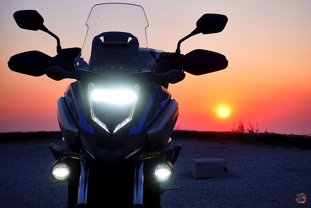 Honda al tramonto
