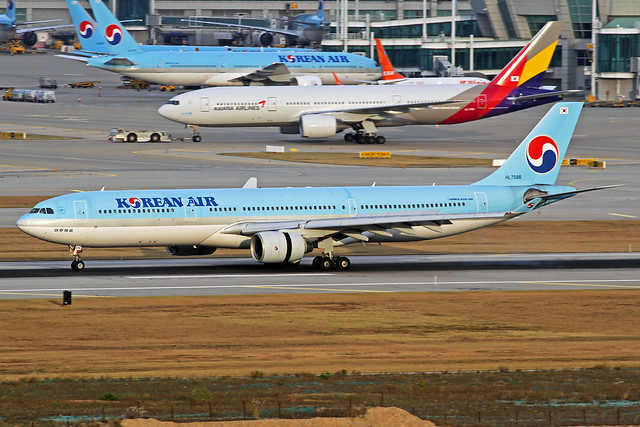 Korean Air Airbus A330-323X HL7586 ICN 16-10-17