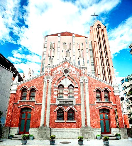 The Padawai Presbyterian Church is one of the buildings that witness the history of Taipei！大稻埕長老教會是見證台北歷史的建築之一 | by annie220742543
