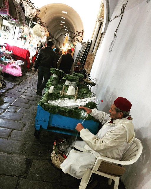 (#man) Founded in 698 around the original core of the Zitouna Mosque, the #Medina of #Tunis developed throughout the Middle Ages. The main axis was between the mosque and the centre of government to the west in the kasbah. To the east this same main road