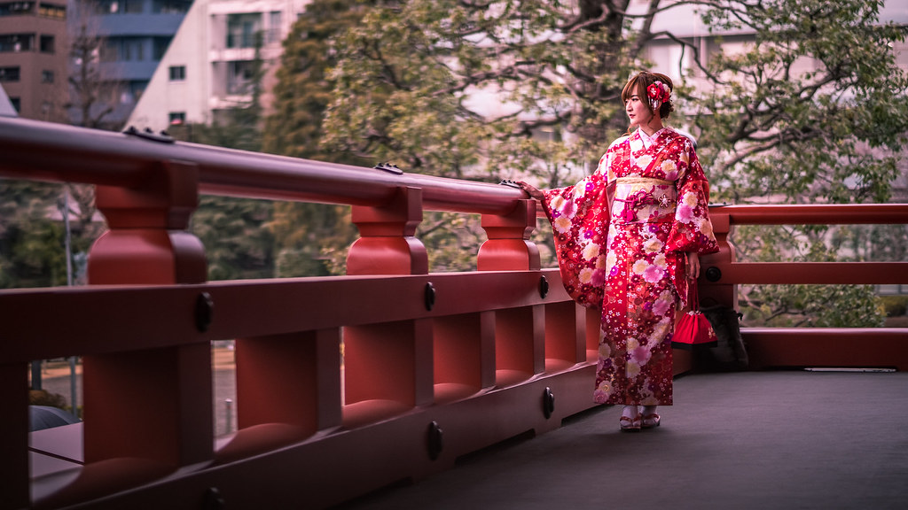 The Kimono Girl - Tokyo, Japan - Color street photography
