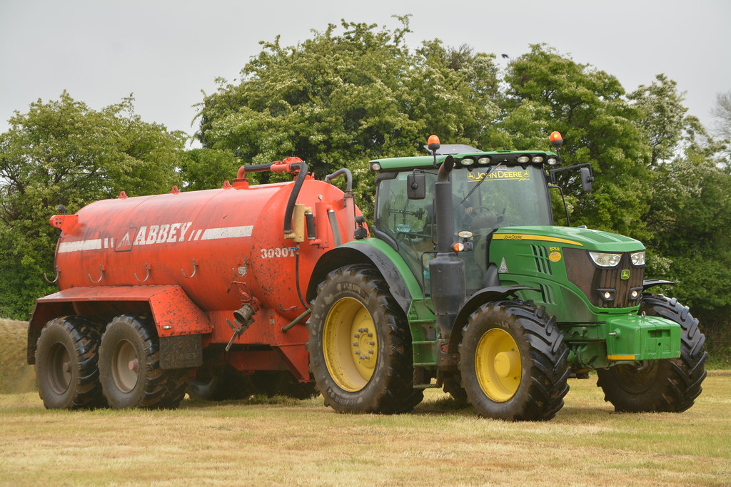 John Deere 6175R Tractor with an Abbey 3000T Vacuum Slurry…