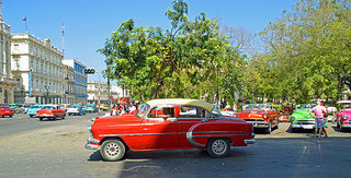 Parque Central and Red Car