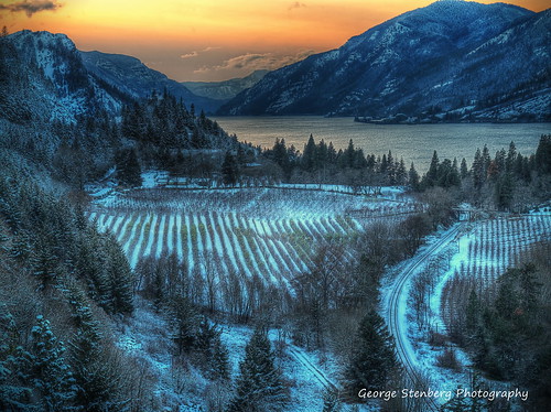 columbiariver thegorge hoodriveror sunset river mountains snow