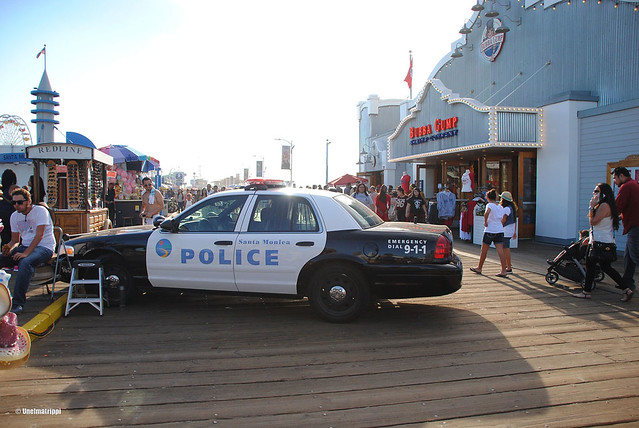 Poliisiauto Santa Monica Pierillä