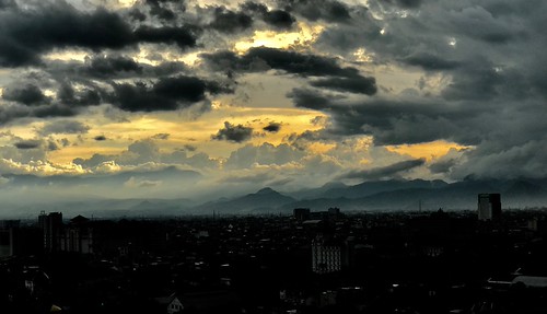 Bandung sunset 31 December 2017 by rachmat_bachrun,