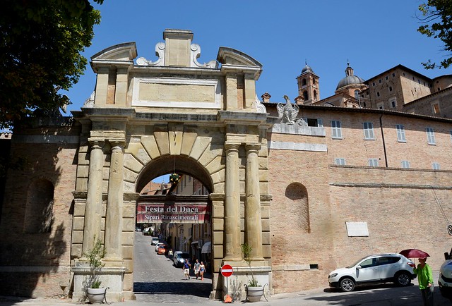 Urbino (Italia). Puerta Valbona