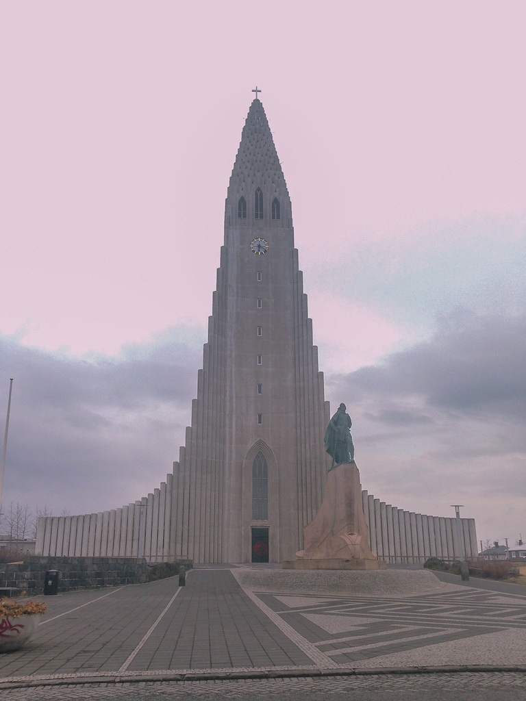 Iglesia de Hallgrímur (Hallgrimskirkja) - a photo on Flickriver