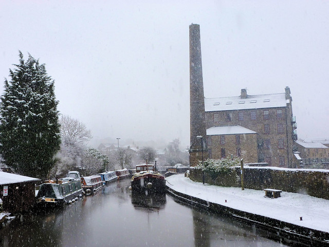 A snowy day along the canal.