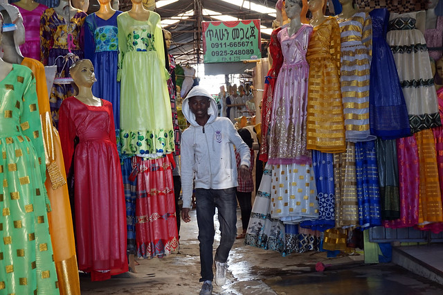 Shola Market scene