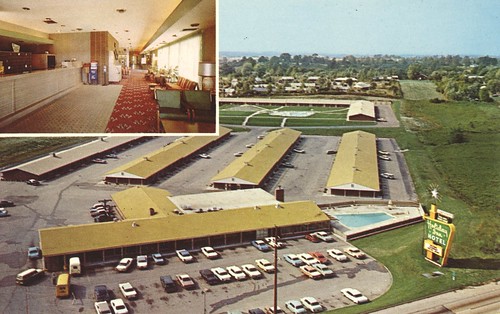 holidayinn vintage motel postcard stlouis missouri thegreatsign aerialview lobby