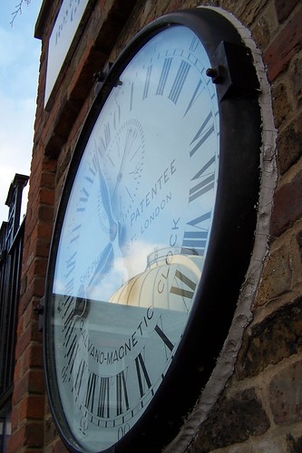 GMT | Clock next to Greenwich observatory | Steve Calcott | Flickr