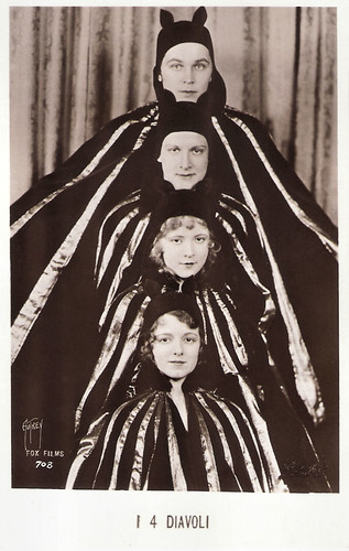 Janet Gaynor, Nancy Drexel, Barry Norton and Charles Morton in 4 Devils (1928)