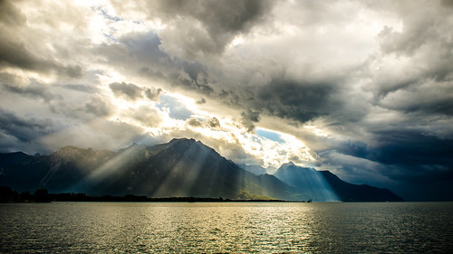 montreux lakegeneva lac lacléman romandie villeneuve épique switzerland suisse riviera sunset sunlight nuages vaud