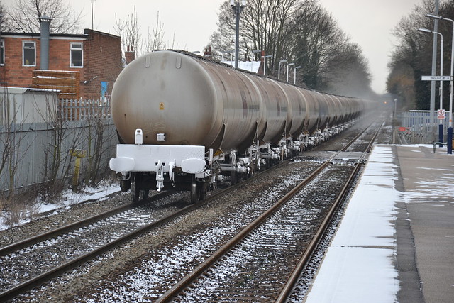 BEAST FROM THE EAST WEATHER FRONT  !!!!!  Here is another BEAST Coming from the east  60066 Drax POWERS through the snow @ CARLTON with the 6M57 07:15 LINDSEY OIL REFINARY - KINGSBURY OIL TERMINAL Loaded bogied tanks.  , Wednesday 28th February 2018
