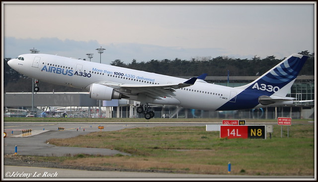 AIRBUS A330-200 AIRBUS INDUSTRIE F-WWCB