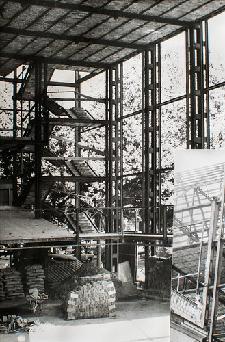 15 octubre 1963 [5] - Empieza la última fase. Ladrillo y cemento van distinguiendo las tribunas, escaleras, plantas...