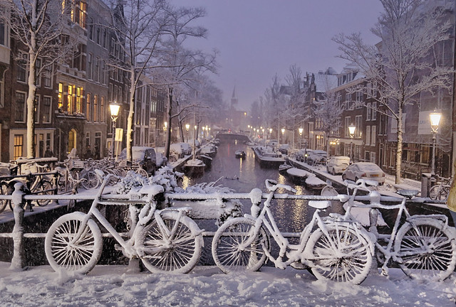 Cold wintry nights in Amsterdam