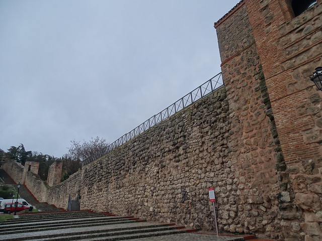 exterior torreones calle San Esteban y muralla del Castillo de Burgos 12