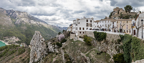 elcastelldeguadalest mountain town village castle alicante costablanca marinabaixa valencian spain view panorama stitchedimages weather buildings craighannah february 2018 canon photography hill top limestone rocky