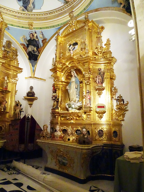 Catedral de Burgos Capilla de las Reliquias altar derecho Capilla de las Reliquias