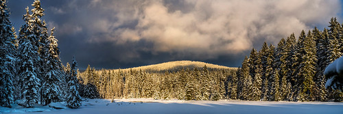fichtelsee schneeberg upper franconia germany panorama landscape winter snow clouds trees