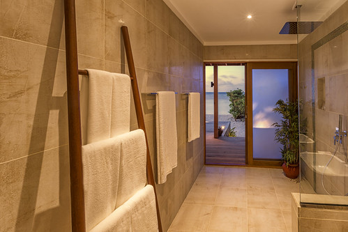 Beach Villa Bathroom