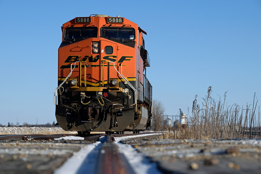 Grain Shuttle Power | BNSF 5888 rests next to the Twin Citie… | Flickr