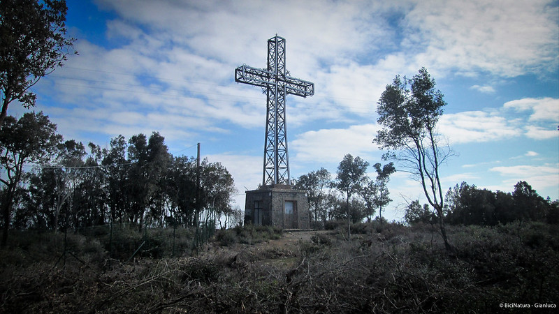 croce monumentale.jpg