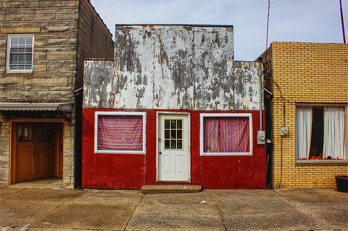 752 outdoors building architecture places travel tourism store windows sidewalk enfield enfieldillinois southernillinois canont1i affinityphoto