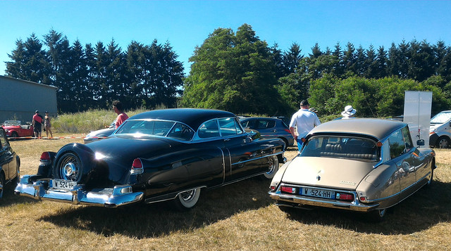 Cadillac Coupe Deville & Citroen DS