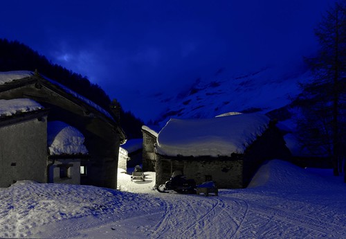 savoie france europe europa snow dusk winter trip travel canon dslr fullframe bessans la goulaz