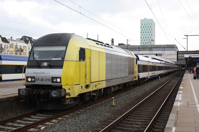 NOB: ER 20-010 mit Marschbahn-Express nach Westerland auf Sylt in Hamburg-Altona