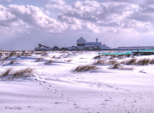 england uk britain english weather snow winter seaside beach norfolk eastanglia greatyarmouth beastfromtheeast 2018 dunes pier britanniapier