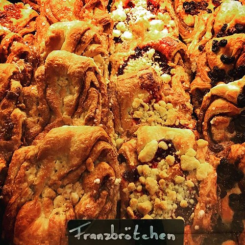 Can‘t resist #franzbrötchen #cantresist #breakfasttime #hamburg #specialty | by mmarts