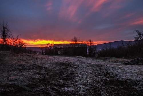 sunrise dawn morning colors serbia dimitrovgrad nature hills trees clouds light lights