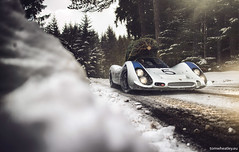 Porsche 908 Christmas tree delivery