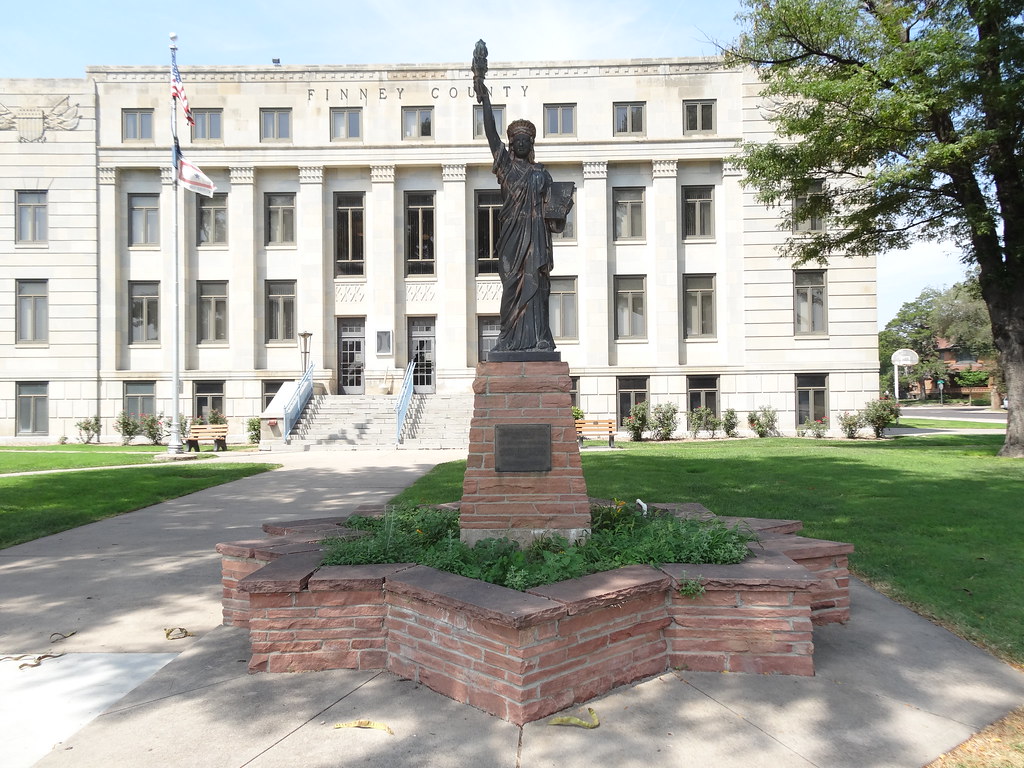 Statue Of Liberty Replica Finney County Courthouse Garde Flickr