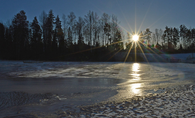 Winter sunset on the lake. ⛄ Finland. January 2018.