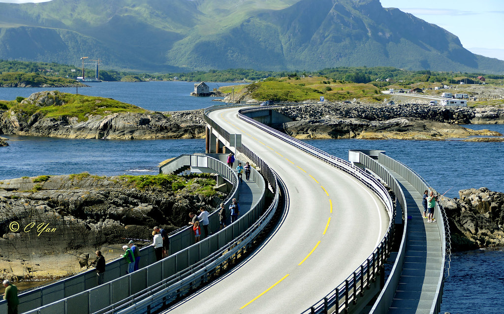 Great atlantic. Мост Сторсейсундет, Норвегия. Атлантическая дорога в Норвегии. Атлантик роуд в Норвегии. Сторсезандетский мост.