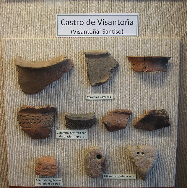 Cerámica do castro de Visantoña (Santiso). Museo da Terra de Melide